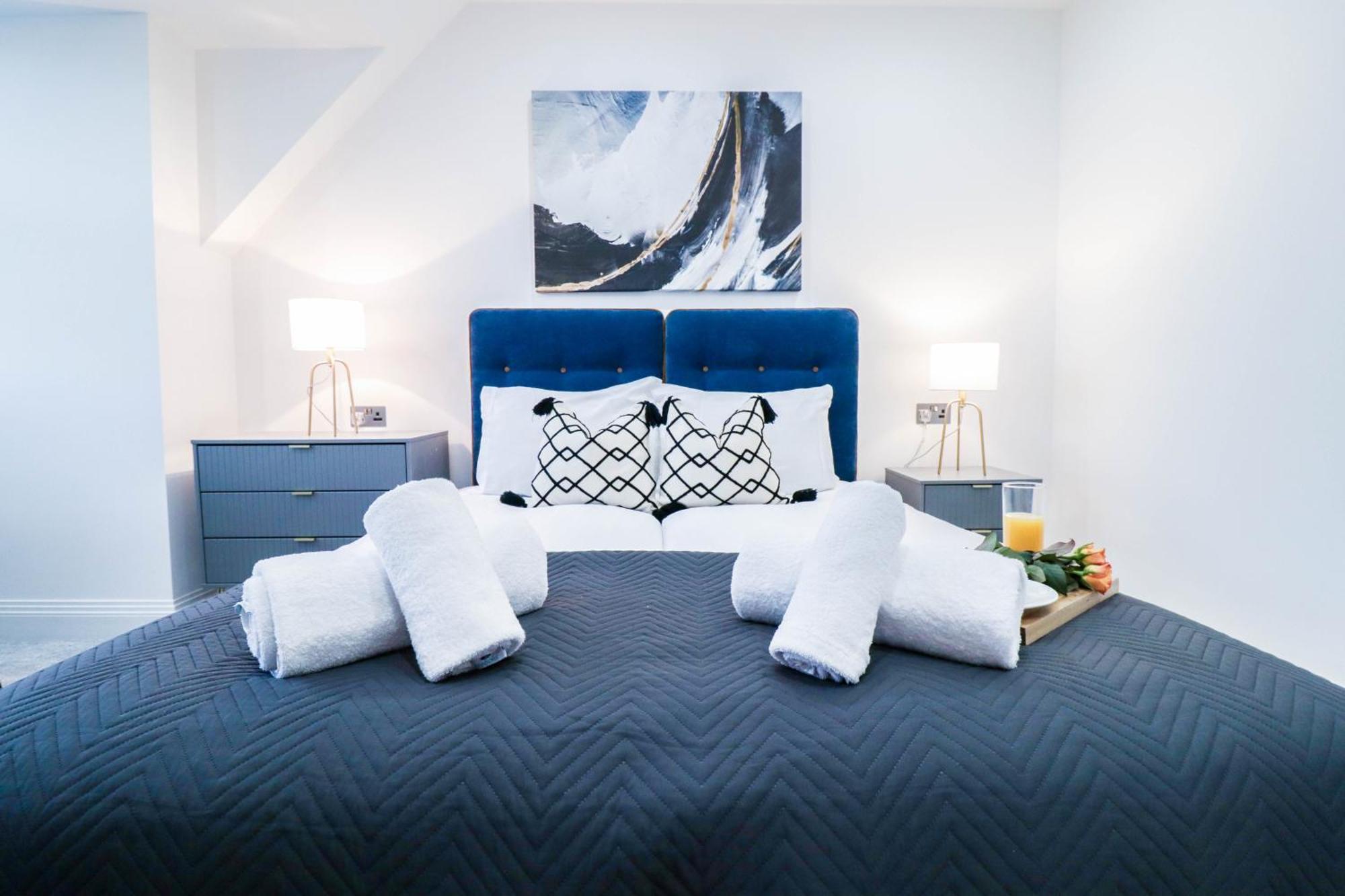Elegant Apartments In Staines L Free Onsite Parking Staines-upon-Thames Exteriör bild